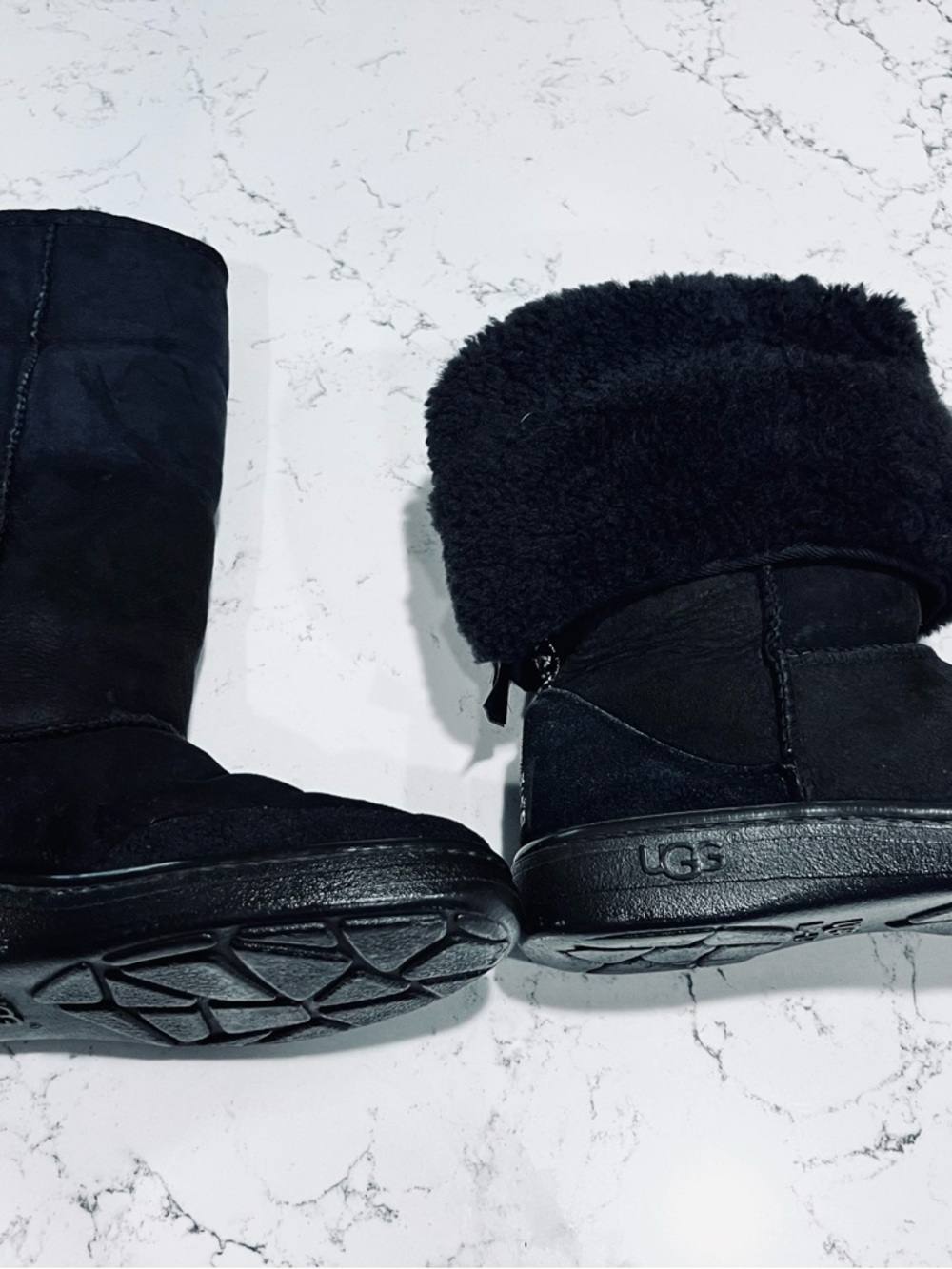 UGG SHEEPSKIN AND SUEDE BOOTS - Picture 4 of 14